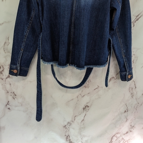 CAbi Jacket Women Small Dylan 5662 Jean Denim Belted Button Fringe Fray Raw Hem - Picture 8 of 14